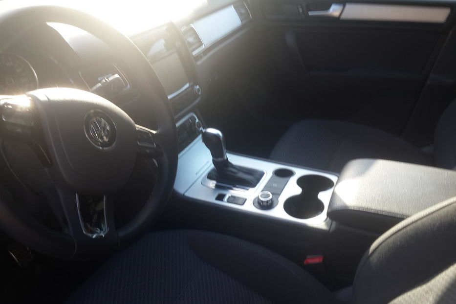 Продам Volkswagen Touareg NF 2013 года в Киеве