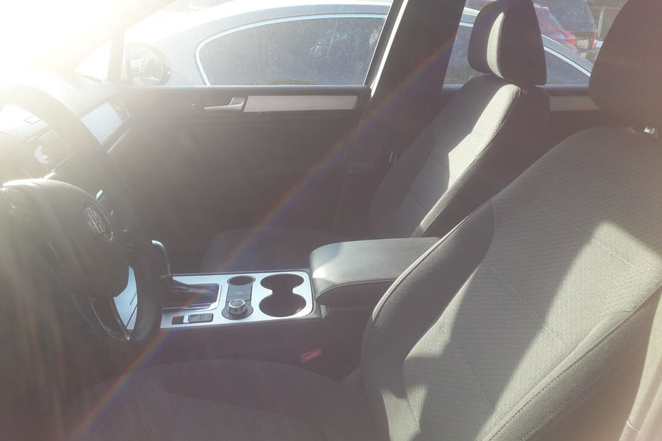 Продам Volkswagen Touareg NF 2013 года в Киеве