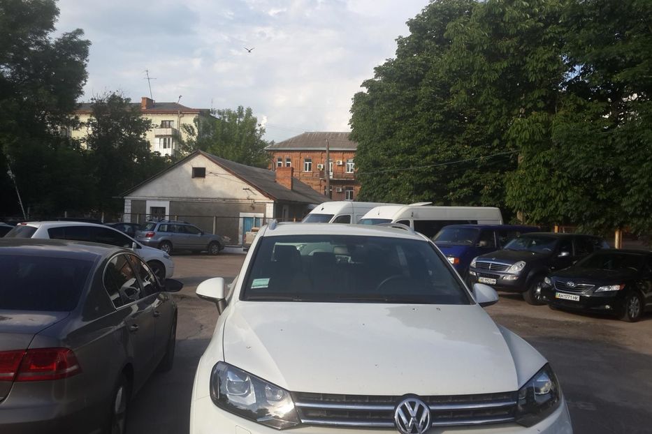 Продам Volkswagen Touareg NF 2013 года в Киеве