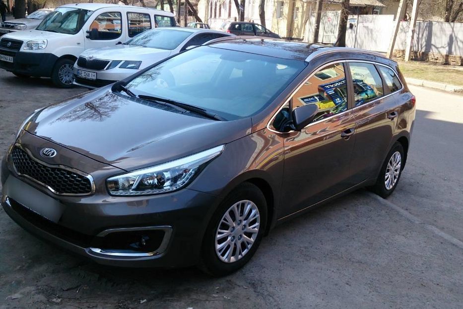 Продам Kia Ceed SW Вusiness 2017 года в Сумах