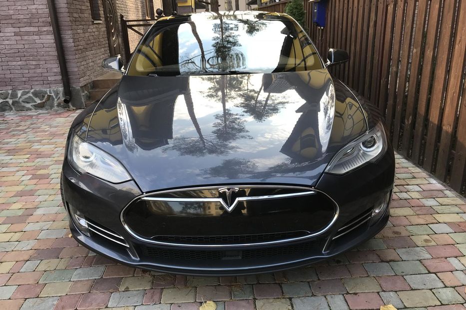 Продам Tesla Model S 60 2015 года в Киеве