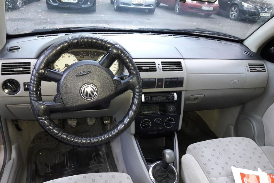 Продам Volkswagen Pointer 1.8 2006 года в Киеве