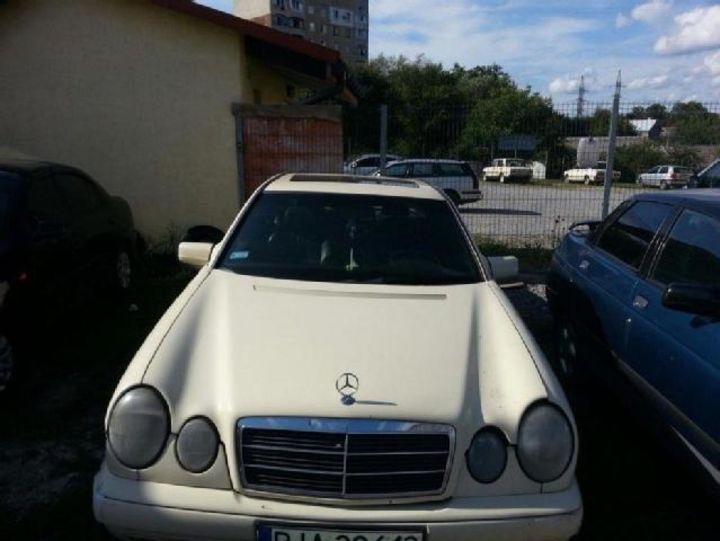 Продам Mercedes-Benz 220 2004 года в Ровно