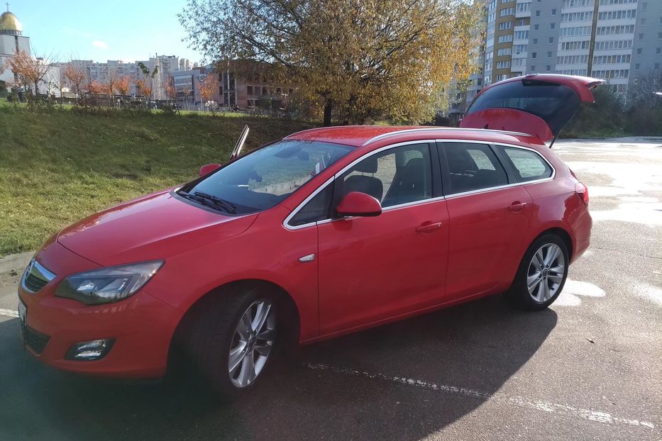 Продам Opel Astra J cosmo sport tour 2011 года в Львове