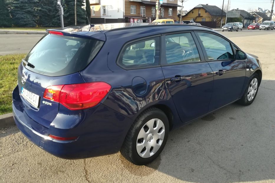 Продам Opel Astra J 2011 года в Ивано-Франковске