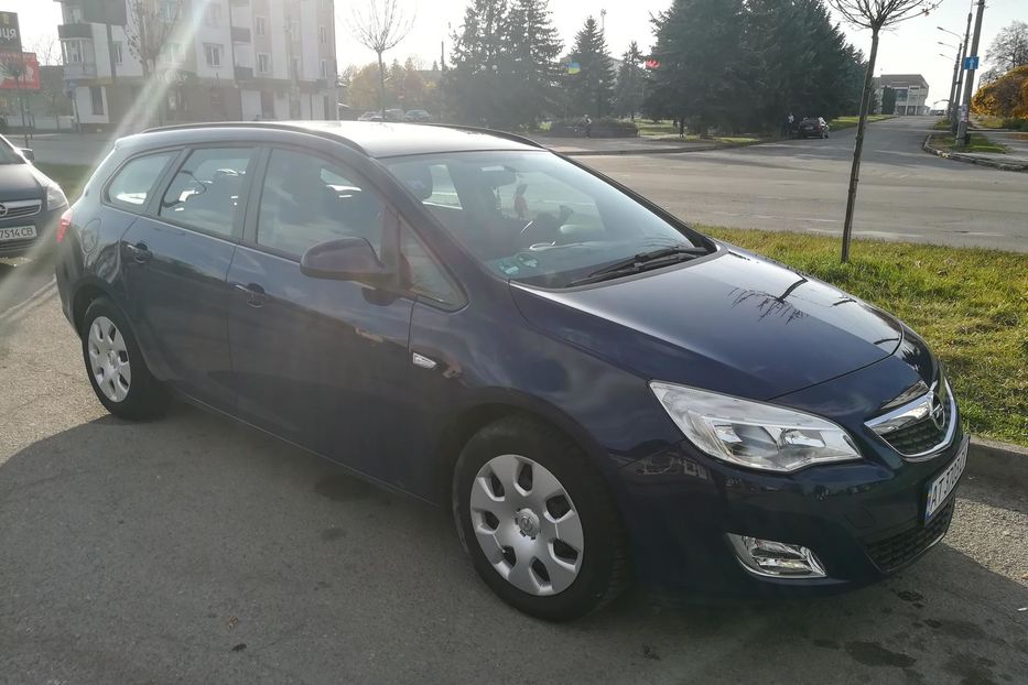 Продам Opel Astra J 2011 года в Ивано-Франковске