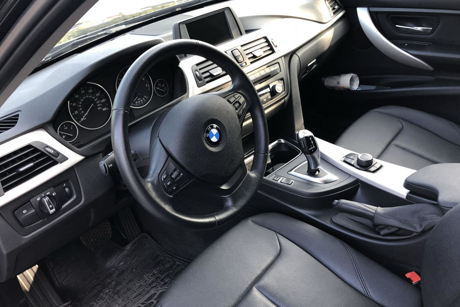 Продам BMW 320 TURBO 2014 года в Одессе