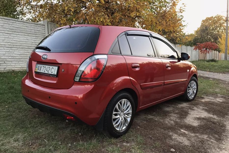 Продам Kia Rio 2011 года в Харькове