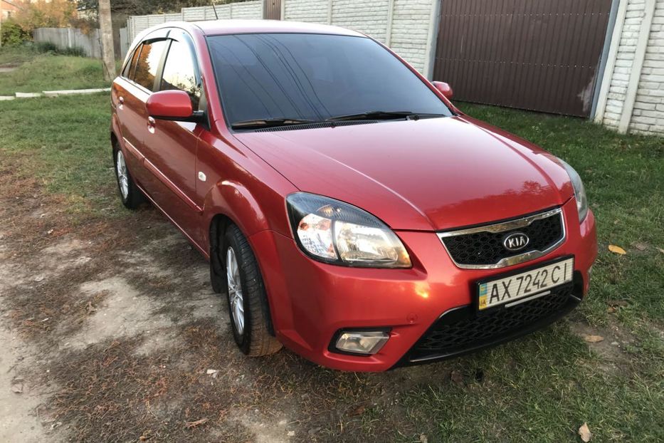 Продам Kia Rio 2011 года в Харькове