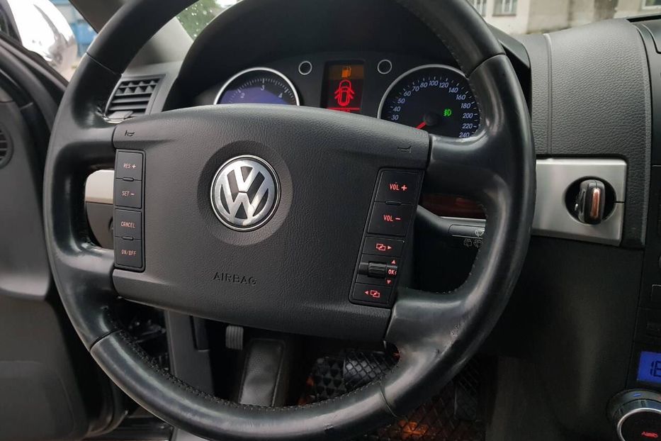 Продам Volkswagen Touareg 2005 года в Черновцах