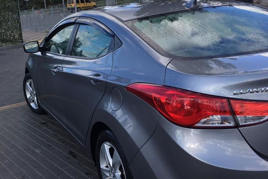 Продам Hyundai Elantra 2013 года в Киеве