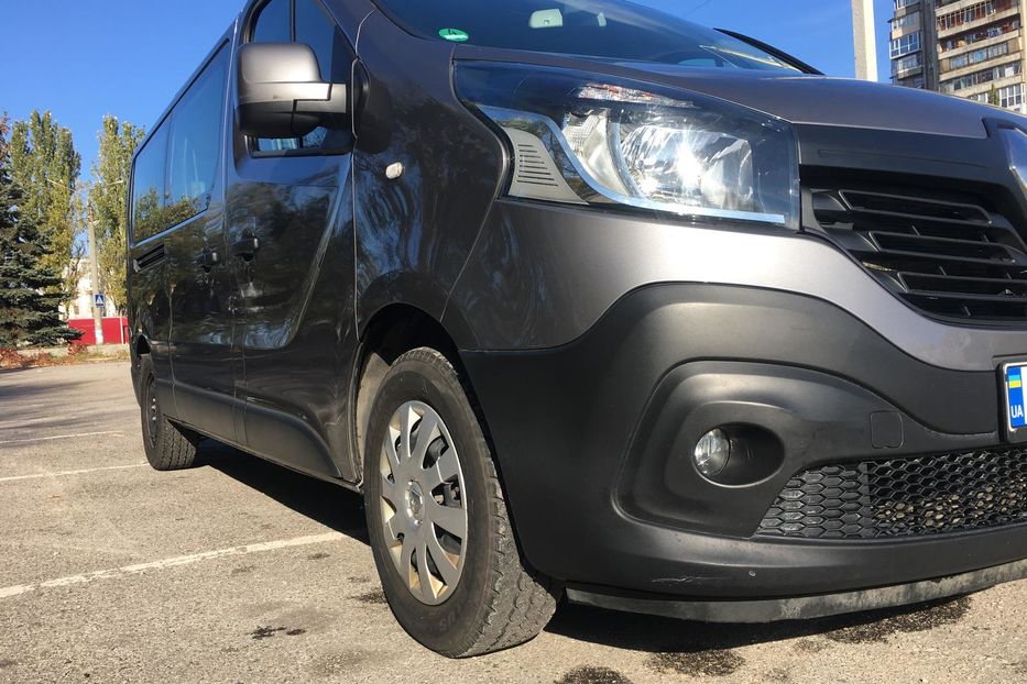 Продам Renault Trafic пасс. LONG 2016 года в Запорожье