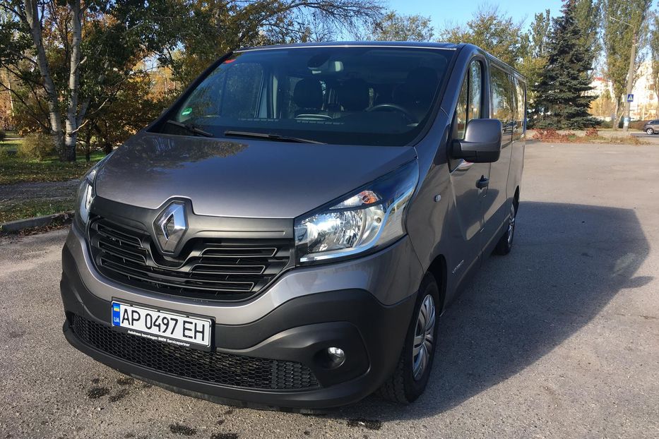 Продам Renault Trafic пасс. LONG 2016 года в Запорожье