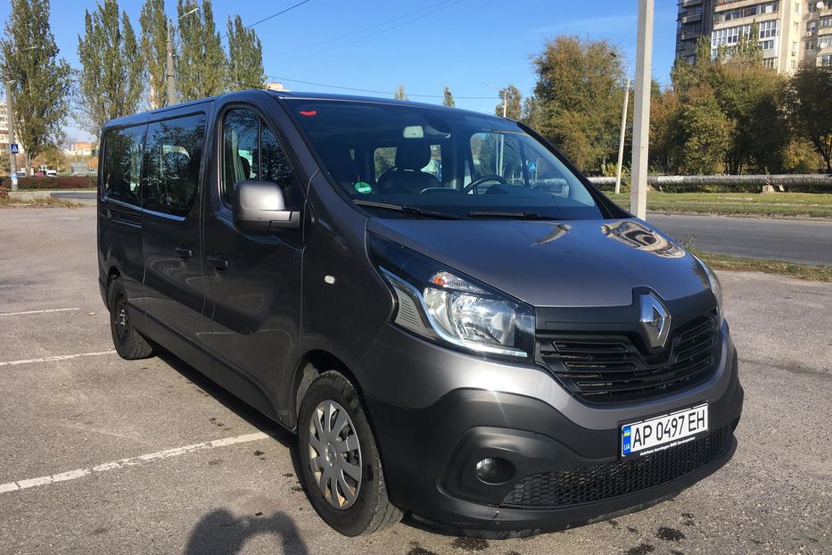 Продам Renault Trafic пасс. LONG 2016 года в Запорожье