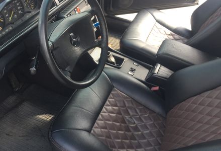 Продам Mercedes-Benz E-Class Е200 1990 года в Киеве