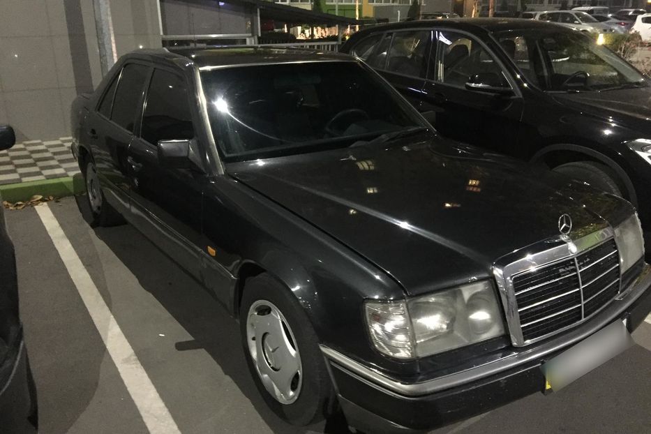 Продам Mercedes-Benz E-Class Е200 1990 года в Киеве