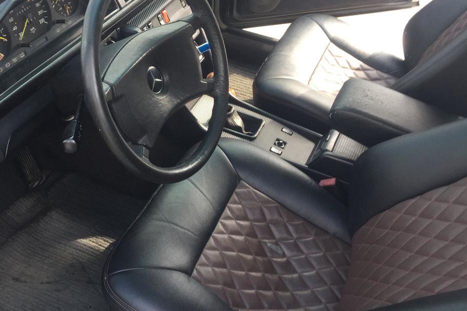 Продам Mercedes-Benz E-Class Е200 1990 года в Киеве