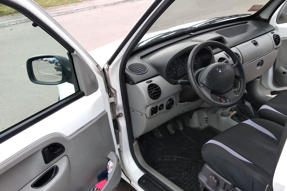 Продам Renault Kangoo пасс. 2004 года в Львове