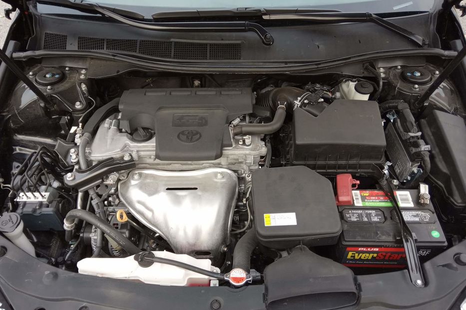 Продам Toyota Camry SE 2016 года в Киеве