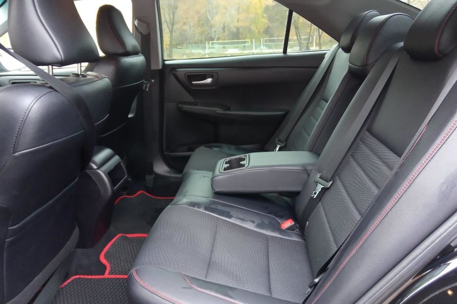 Продам Toyota Camry SE 2016 года в Киеве