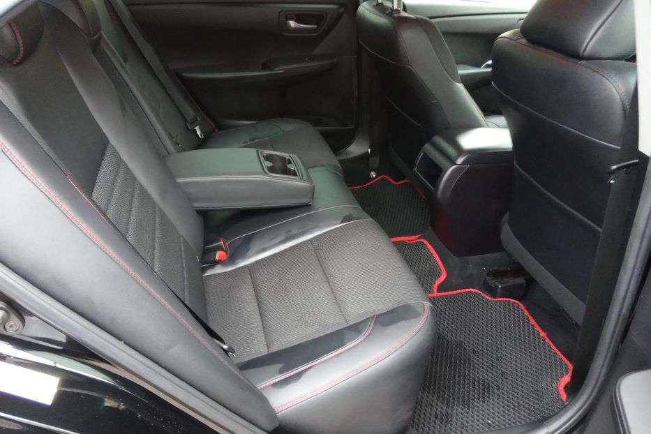 Продам Toyota Camry SE 2016 года в Киеве