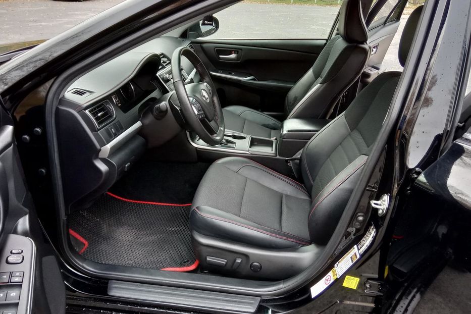 Продам Toyota Camry SE 2016 года в Киеве