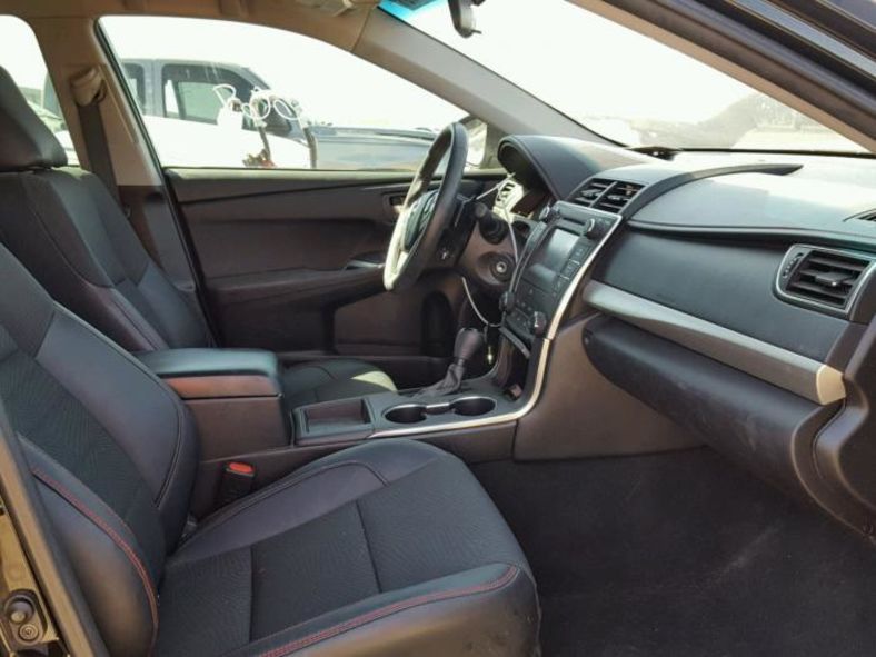 Продам Toyota Camry SE 2016 года в Киеве