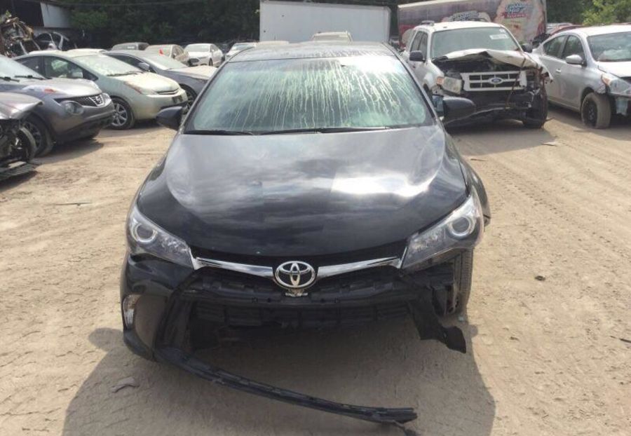 Продам Toyota Camry SE 2016 года в Киеве