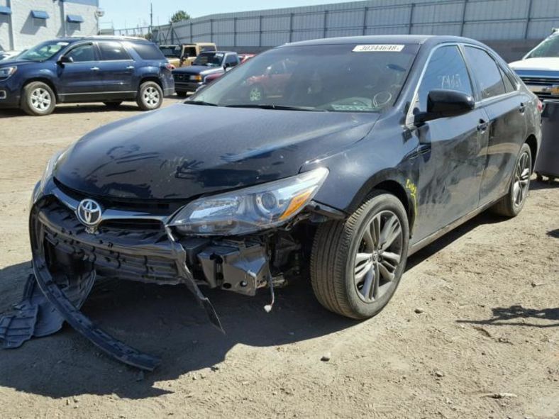 Продам Toyota Camry SE 2016 года в Киеве
