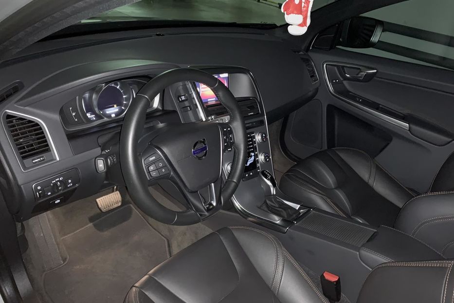 Продам Volvo XC60 Dinamik edition 2018 года в Харькове