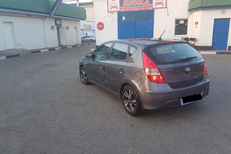 Продам Hyundai i30  1.4 DOHC 2011 года в Ровно