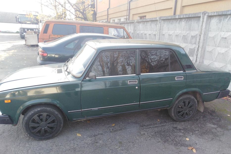 Продам ВАЗ 2107 1999 года в Ровно