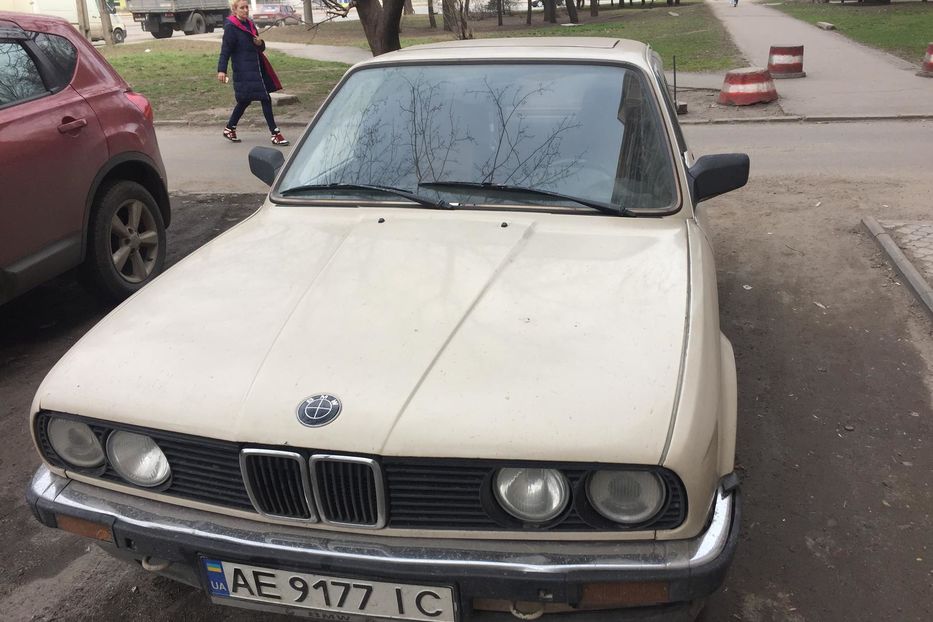 Продам BMW 324 1987 года в г. Кривой Рог, Днепропетровская область