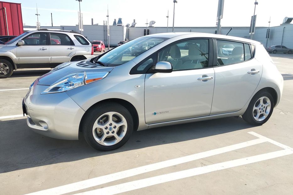 Продам Nissan Leaf SV 2011 года в Киеве