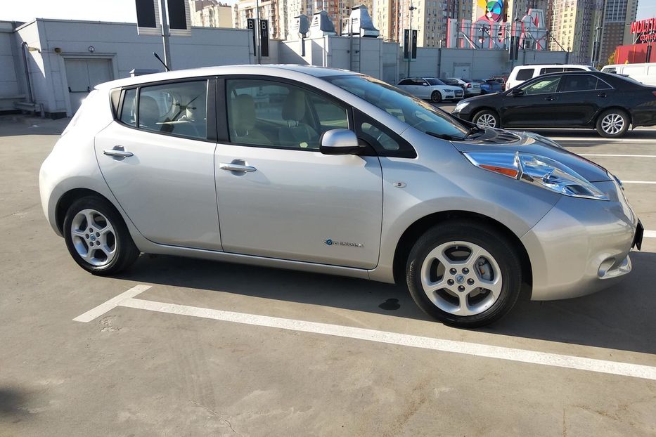 Продам Nissan Leaf SV 2011 года в Киеве