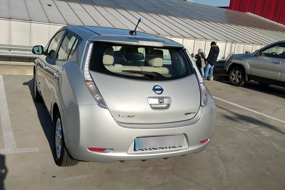 Продам Nissan Leaf SV 2011 года в Киеве