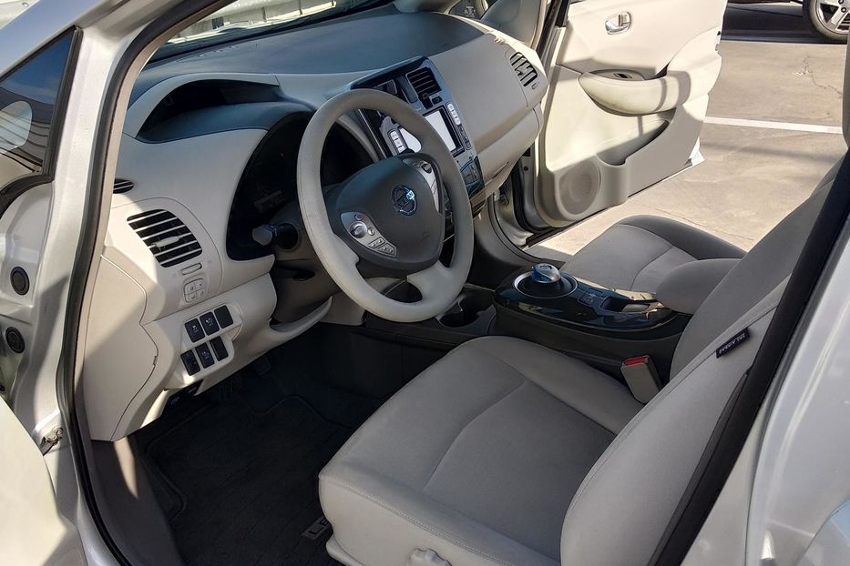 Продам Nissan Leaf SV 2011 года в Киеве