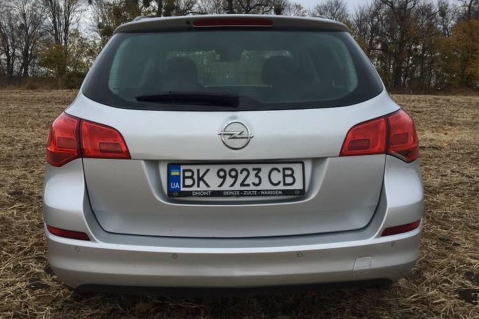 Продам Opel Astra J SPORTS TOURER 2012 года в Ровно