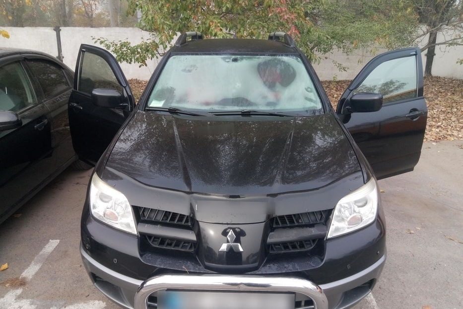 Продам Mitsubishi Outlander 4+4 2005 года в Николаеве