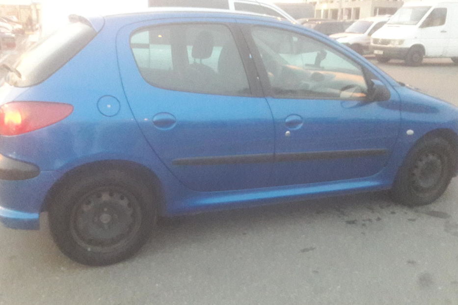 Продам Peugeot 206 ммм 2004 года в Киеве