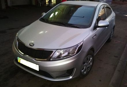 Продам Kia Rio Mid 2013 года в Харькове