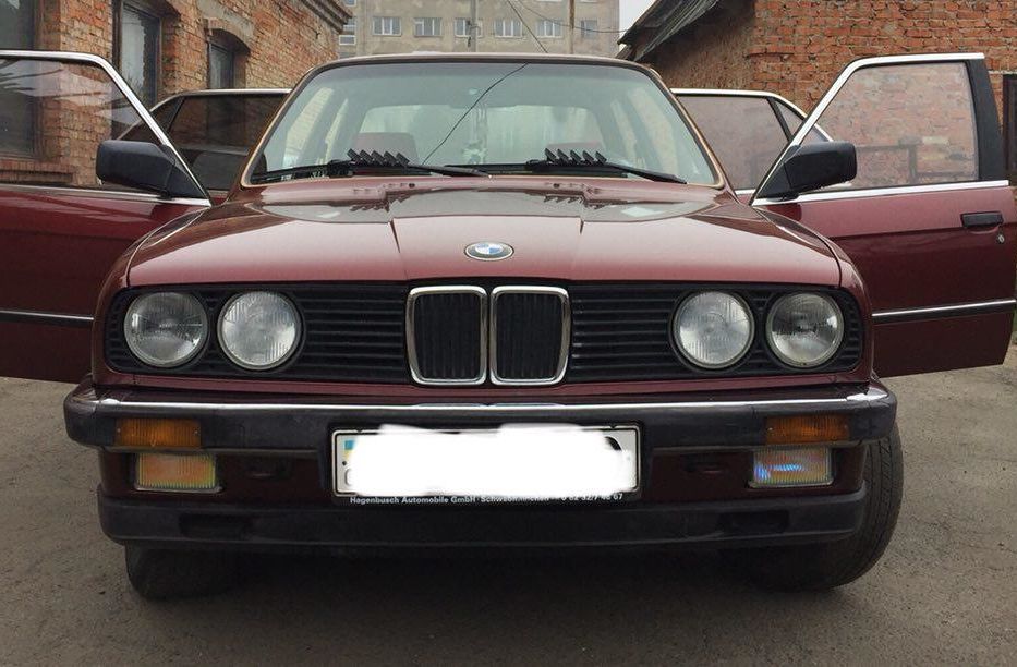 Продам BMW 325 325е 1986 года в Луцке