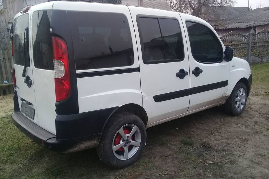 Продам Fiat Doblo пасс. 2006 года в Луцке