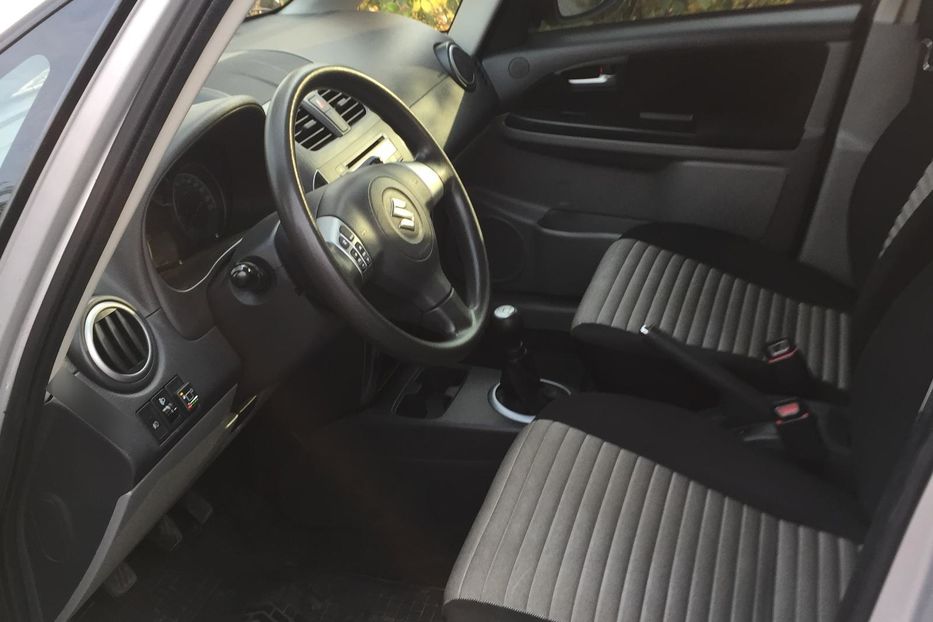 Продам Suzuki SX4 2012 года в Харькове