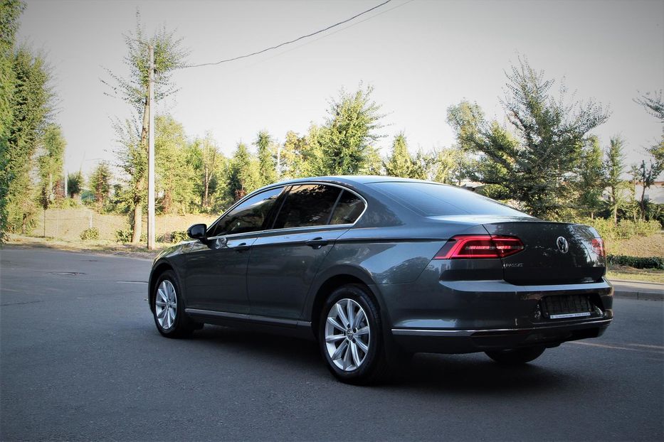 Продам Volkswagen Passat B8 Prestige 2017 года в Харькове