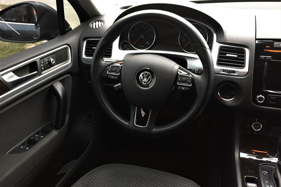 Продам Volkswagen Touareg life 2012 года в Харькове