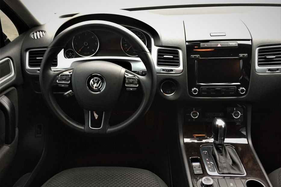 Продам Volkswagen Touareg life 2012 года в Харькове