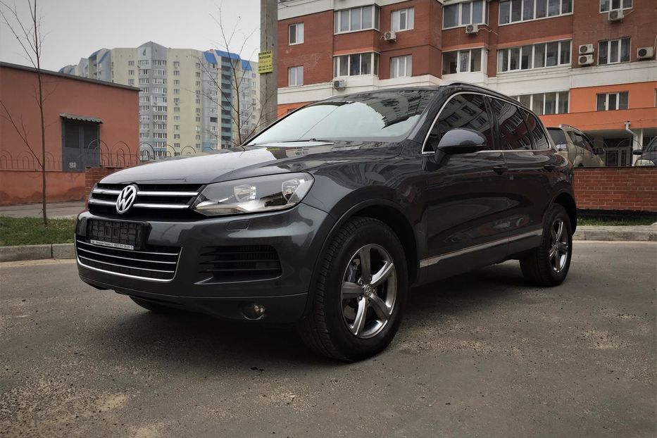 Продам Volkswagen Touareg life 2012 года в Харькове