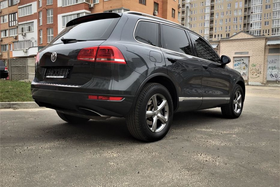 Продам Volkswagen Touareg life 2012 года в Харькове