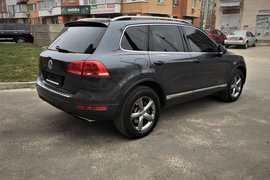 Продам Volkswagen Touareg life 2012 года в Харькове